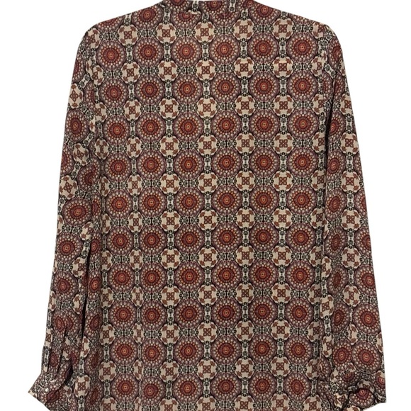 Elegant Floral Print Blouse - Picture 3 of 6